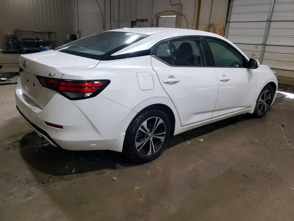 2022 NISSAN SENTRA SV  