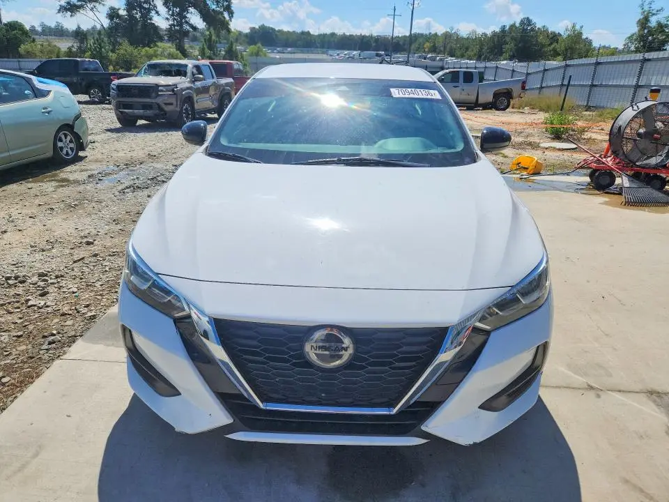 2021 NISSAN SENTRA SV  