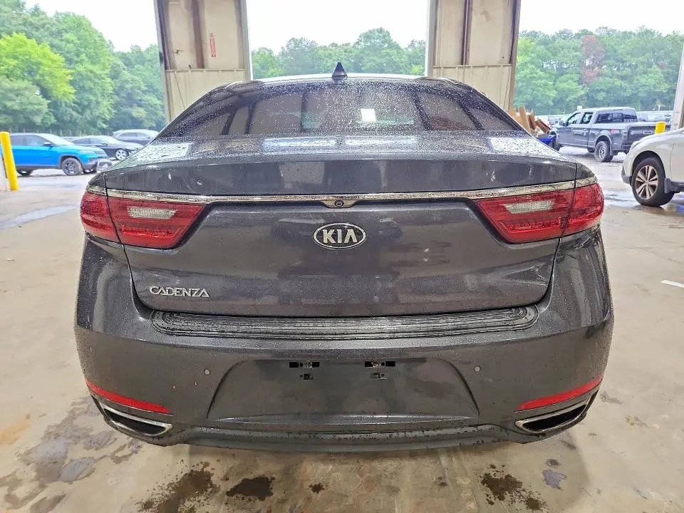 2017 KIA CADENZA PREMIUM  