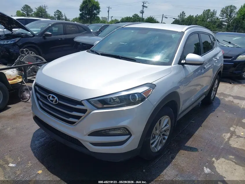 2017 HYUNDAI TUCSON SE