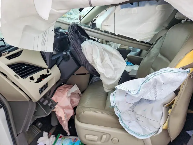 2015 TOYOTA SIENNA XLE PREMIUM 8-PASSENGER  