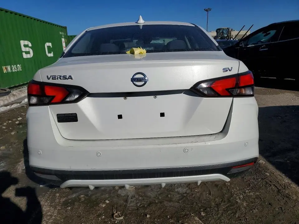 2021 NISSAN VERSA SV  