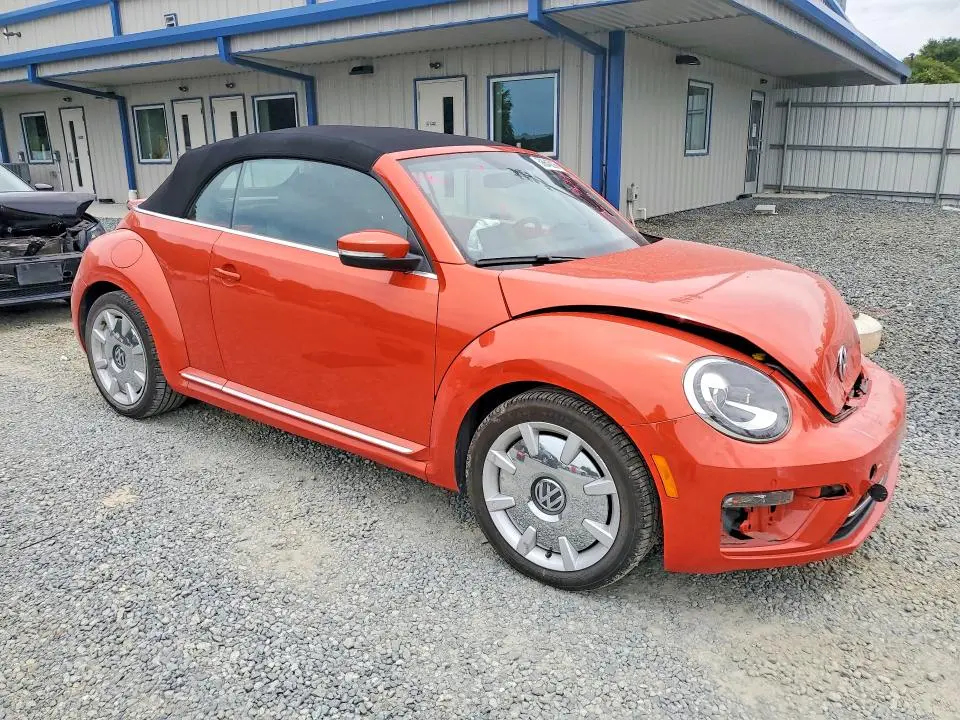 2017 VOLKSWAGEN BEETLE S/SE  