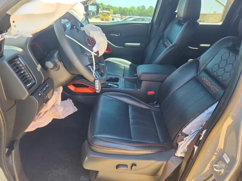 2024 NISSAN FRONTIER PRO-4X  