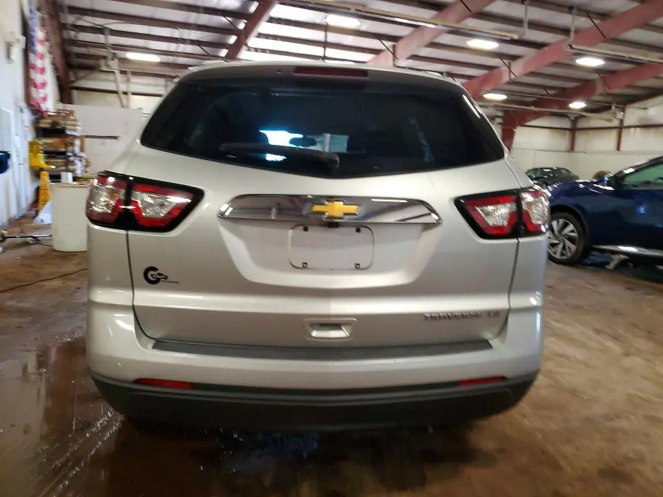 2015 CHEVROLET TRAVERSE LS  