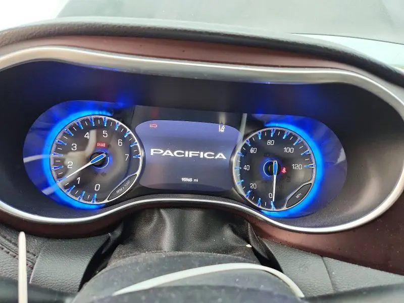 2019 CHRYSLER PACIFICA LIMITED  