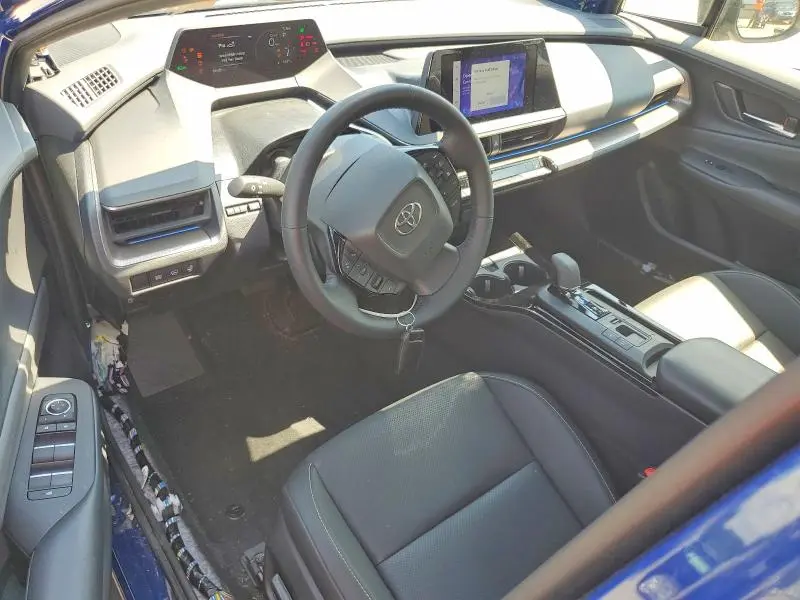 2024 TOYOTA PRIUS XLE  