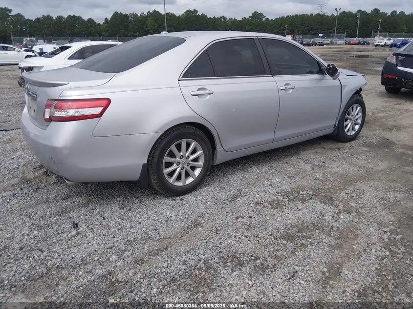 2011 TOYOTA CAMRY XLE V6