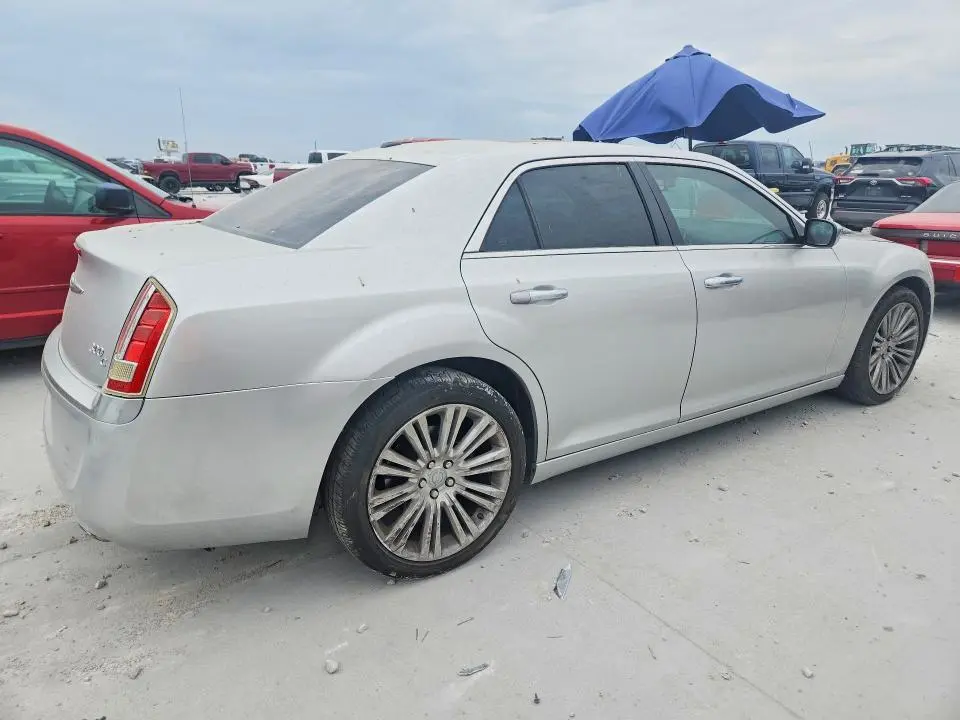 2012 CHRYSLER 300C LUXURY  