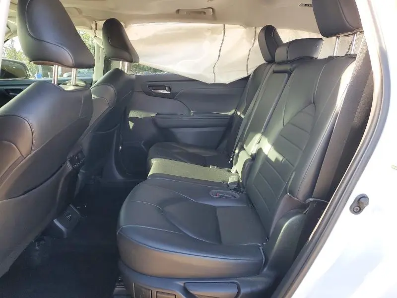 2020 TOYOTA HIGHLANDER HYBRID XLE  