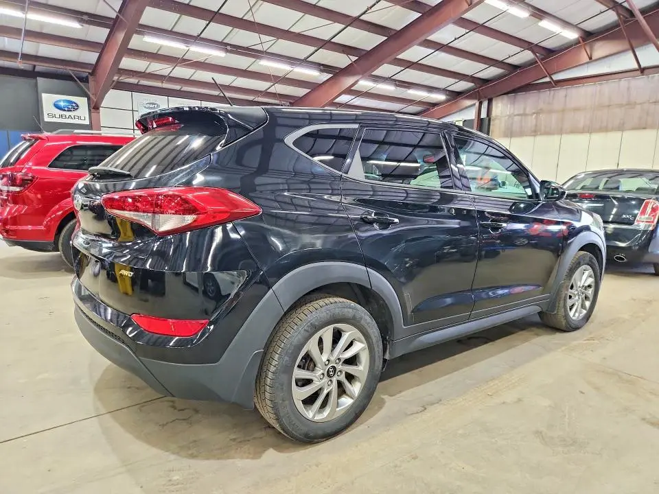 2018 HYUNDAI TUCSON SE  