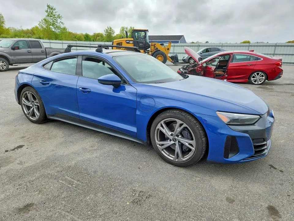 2024 AUDI E-TRON GT PREMIUM PLUS  