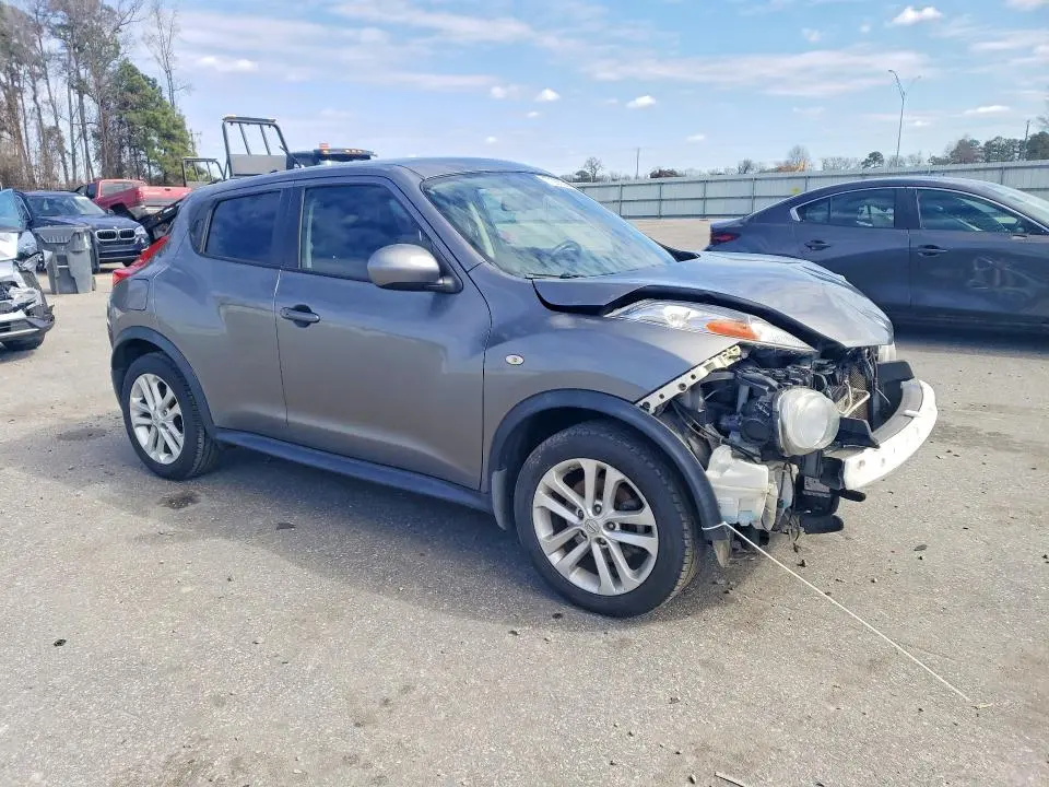 2013 NISSAN JUKE S  