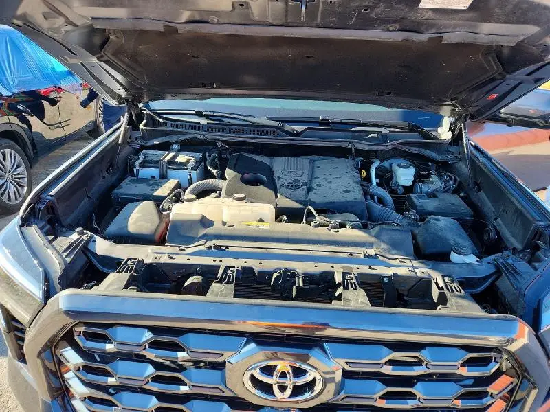 2023 TOYOTA TUNDRA PLATINUM  
