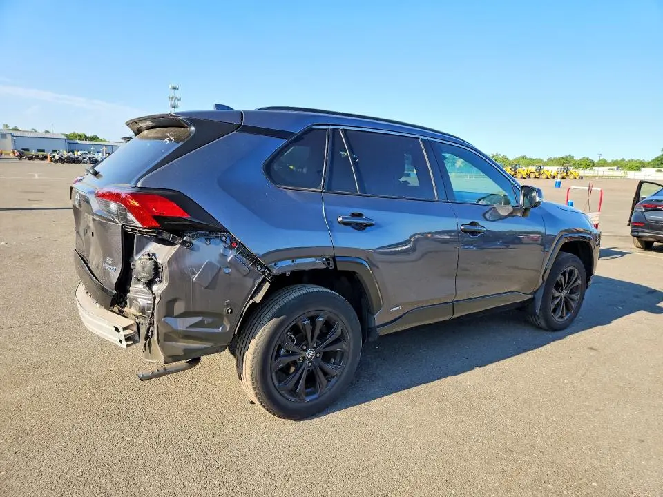 2022 TOYOTA RAV4 SE  
