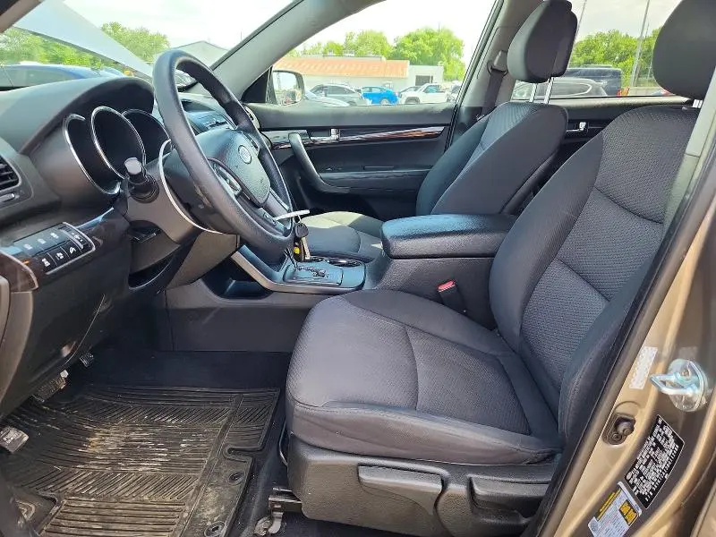 2011 KIA SORENTO LX  