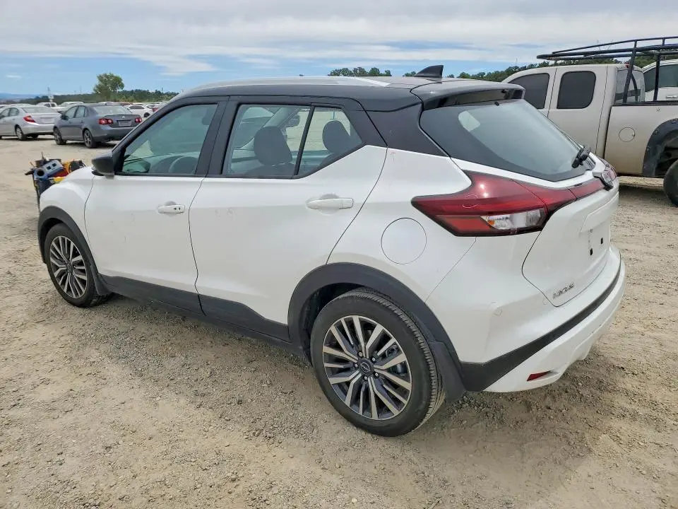2024 NISSAN KICKS SV  