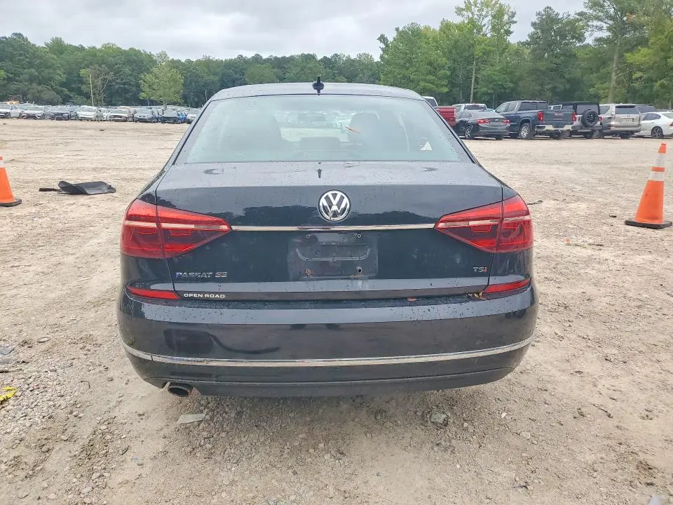 2017 VOLKSWAGEN PASSAT SE  