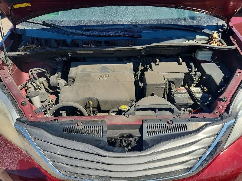 2012 TOYOTA SIENNA XLE 8-PASSENGER  