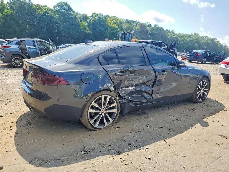2017 JAGUAR XE PRESTIGE  