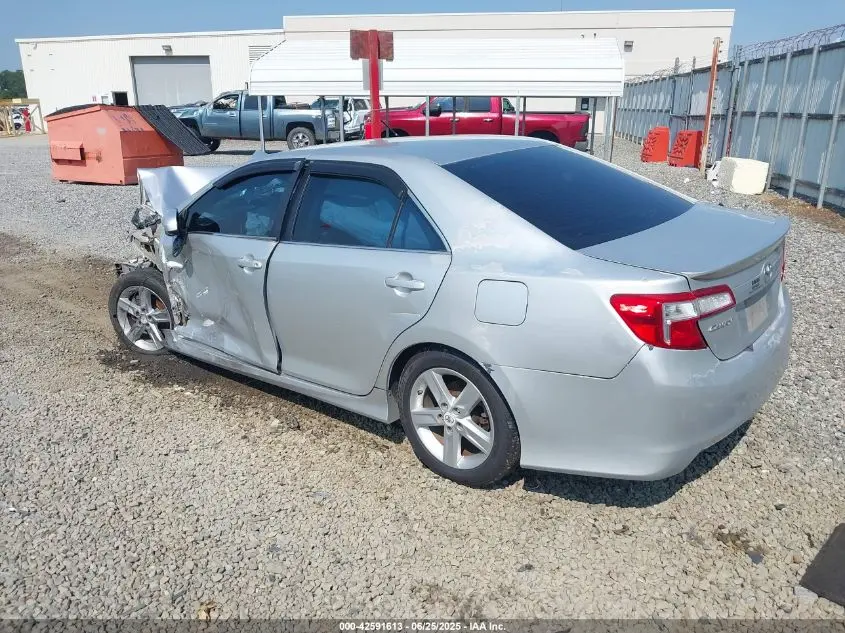 2013 TOYOTA CAMRY SE