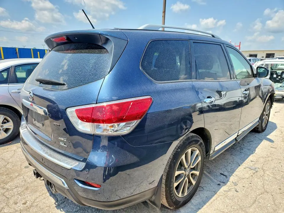 2015 NISSAN PATHFINDER SL  