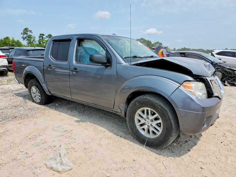 2017 NISSAN FRONTIER SV  