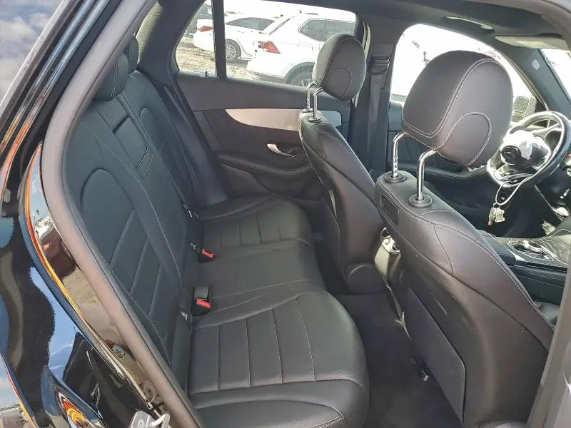 2019 MERCEDES-BENZ GLC 300  