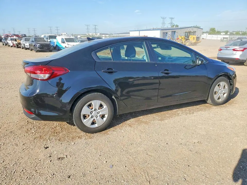 2017 KIA FORTE LX  
