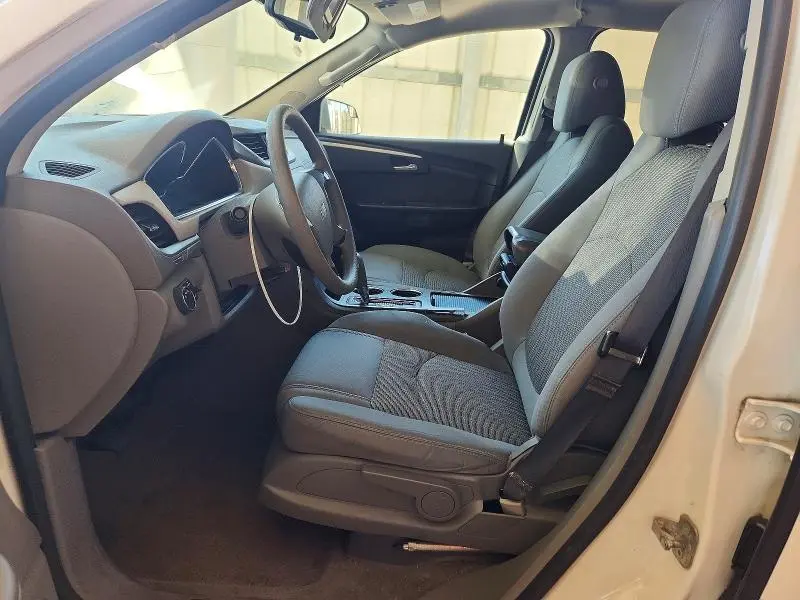 2013 CHEVROLET TRAVERSE LS  