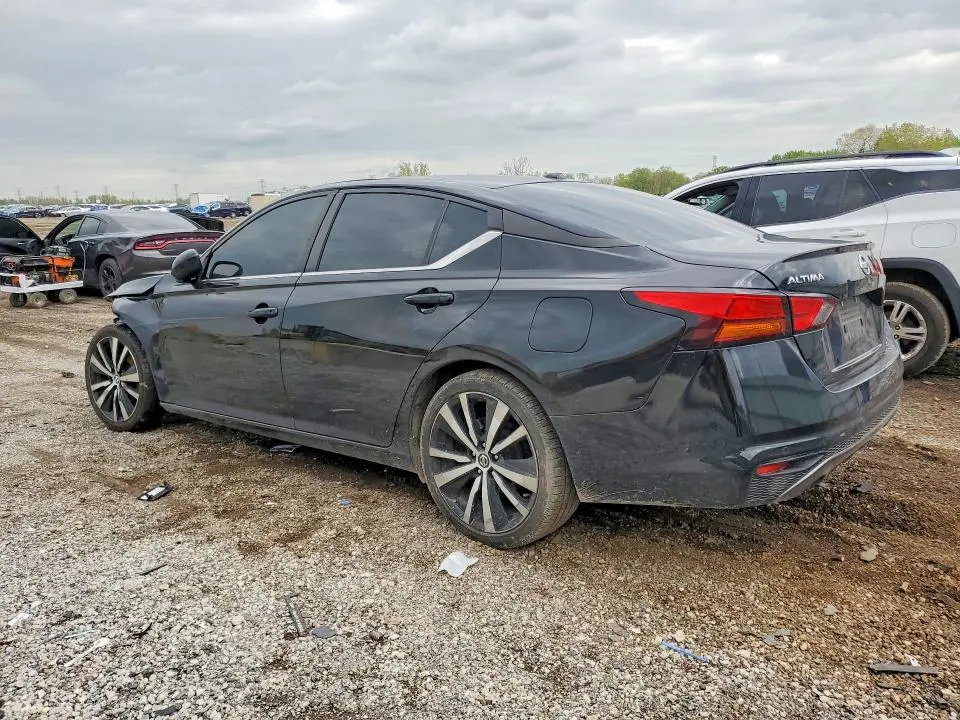 2022 NISSAN ALTIMA SR  