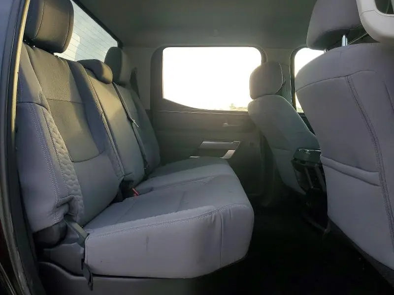 2024 TOYOTA TUNDRA CREWMAX SR  