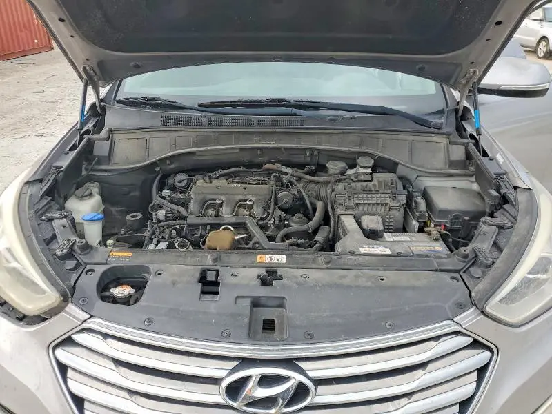 2016 HYUNDAI SANTA FE SE  