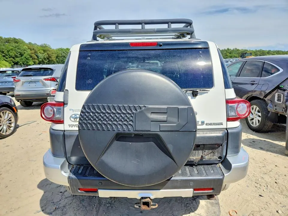 2013 TOYOTA FJ CRUISER BASE  