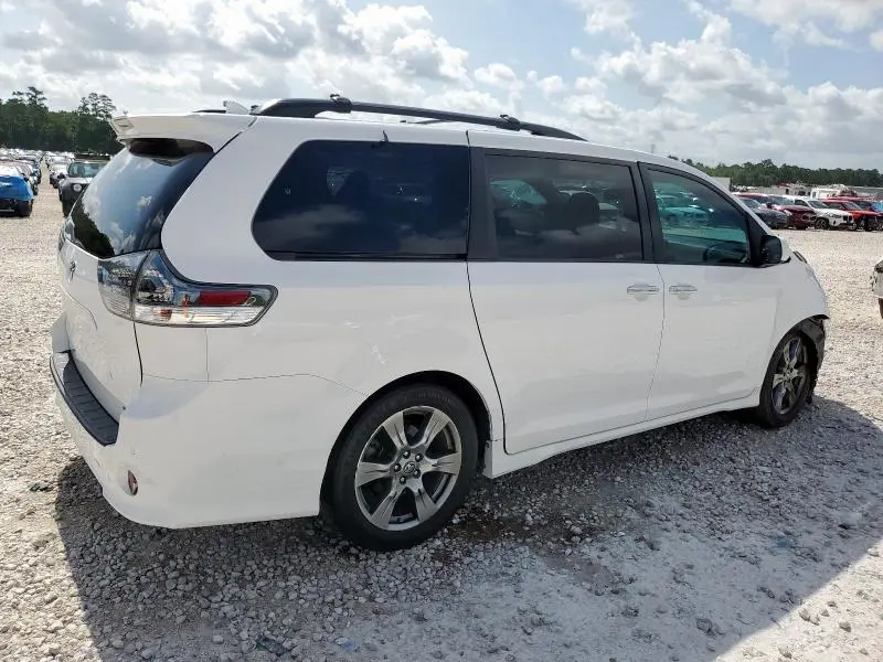 2019 TOYOTA SIENNA SE  