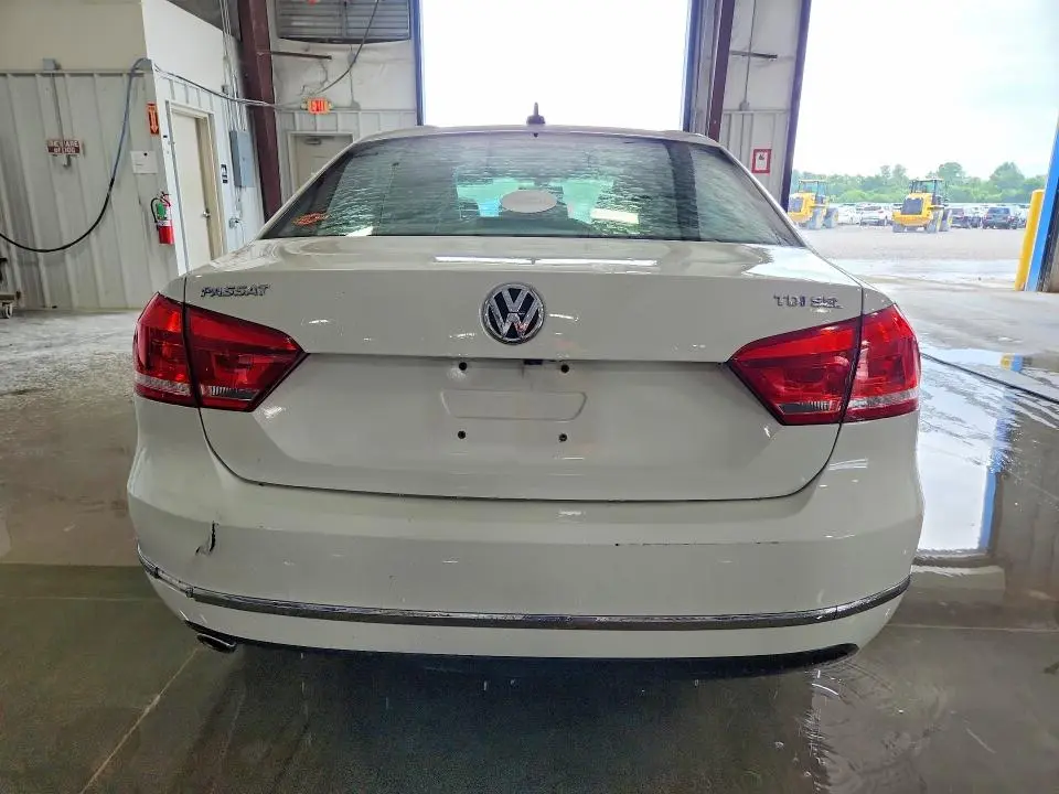 2015 VOLKSWAGEN PASSAT SEL  