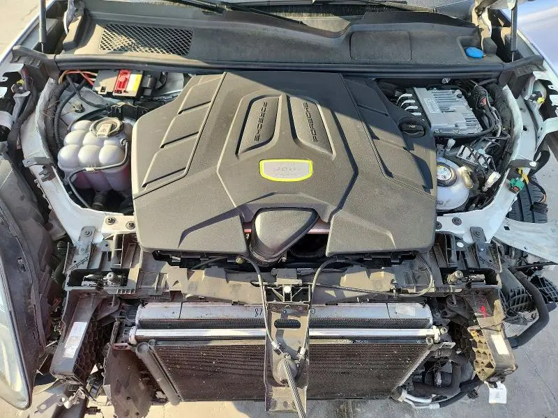 2021 PORSCHE CAYENNE E-HYBRID  