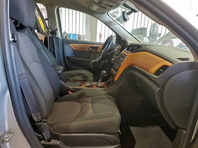 2014 CHEVROLET TRAVERSE LT  