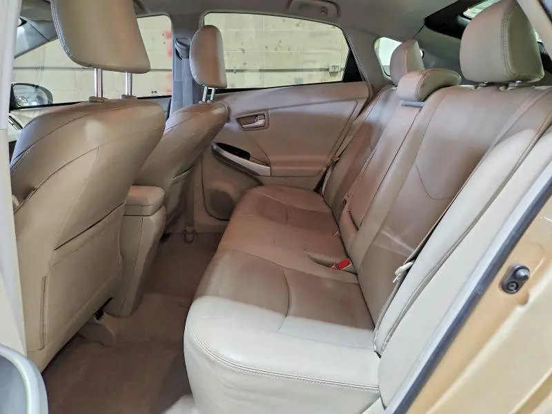2010 TOYOTA PRIUS V  