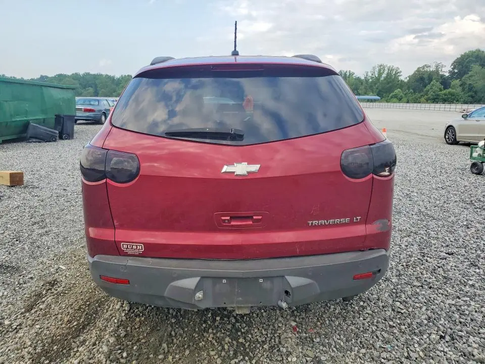 2010 CHEVROLET TRAVERSE LT  
