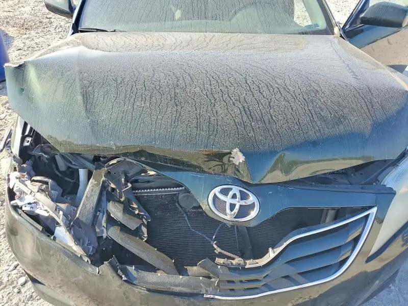 2011 TOYOTA CAMRY LE  