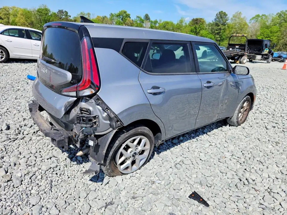 2023 KIA SOUL LX  