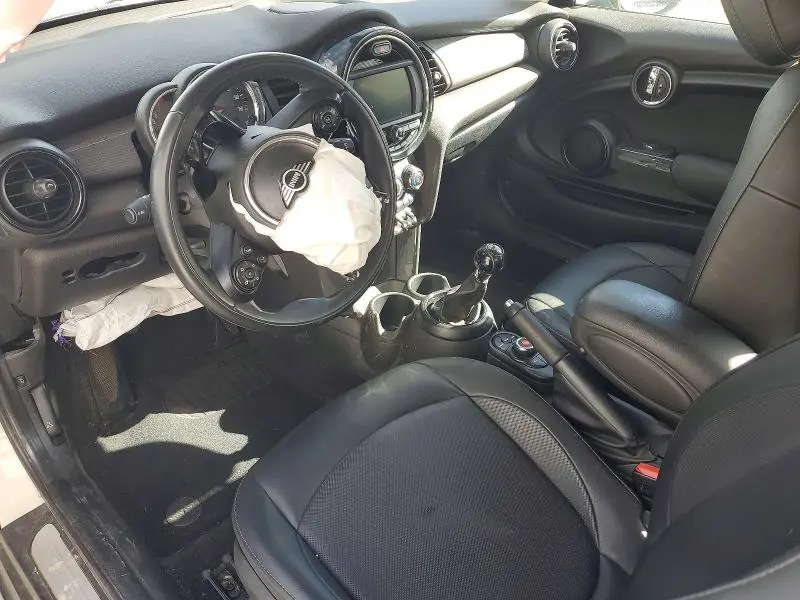 2019 MINI COOPER   