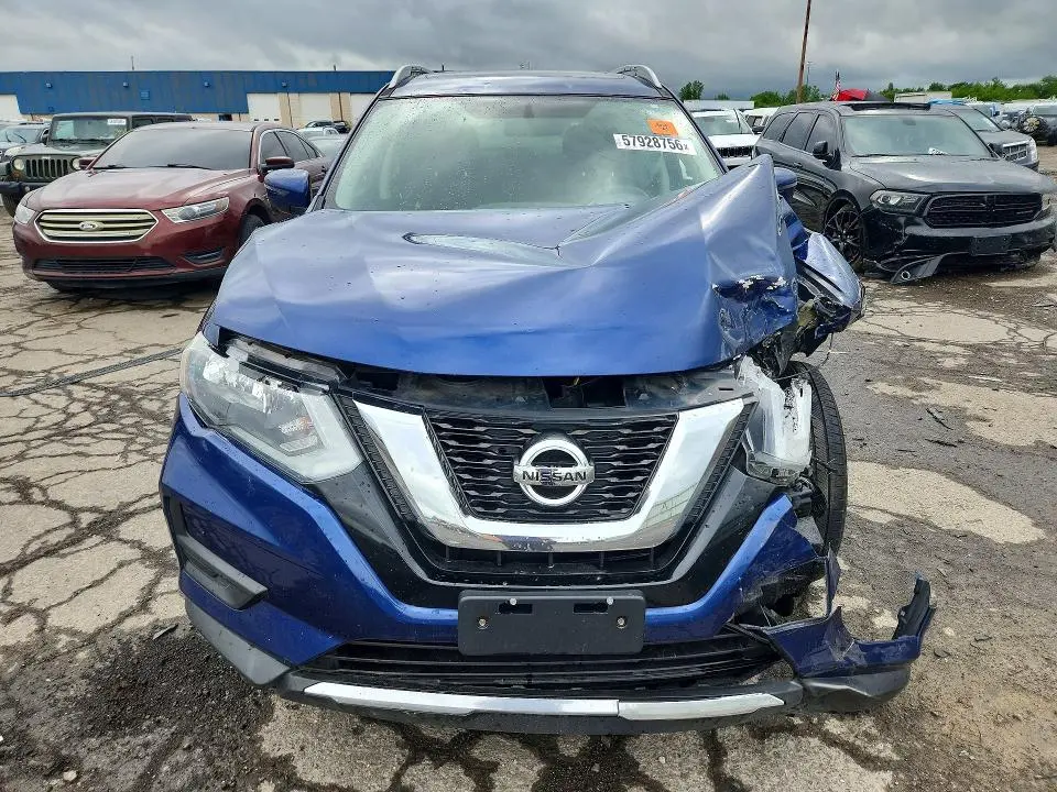2017 NISSAN ROGUE SV  