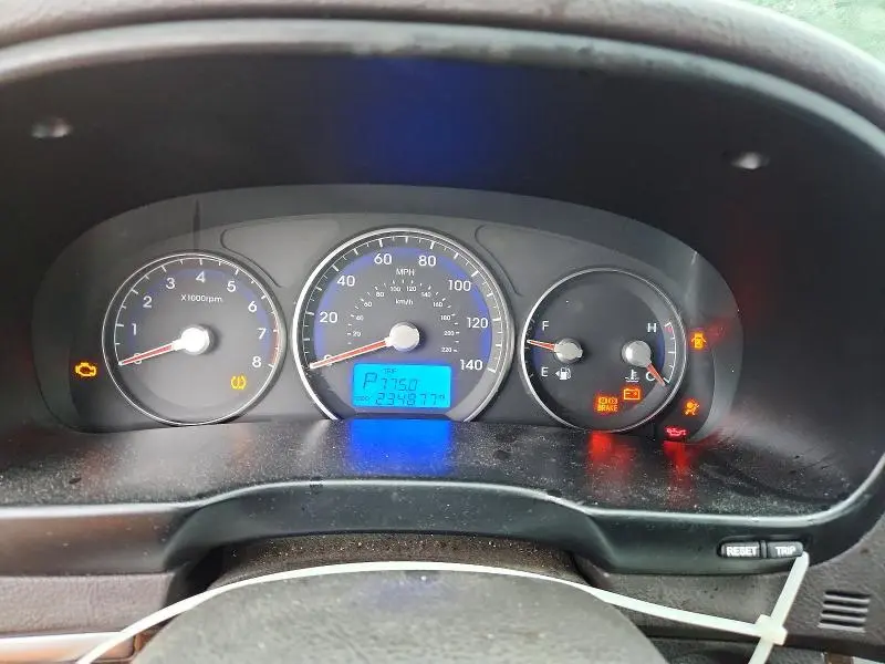 2012 HYUNDAI SANTA FE SE  