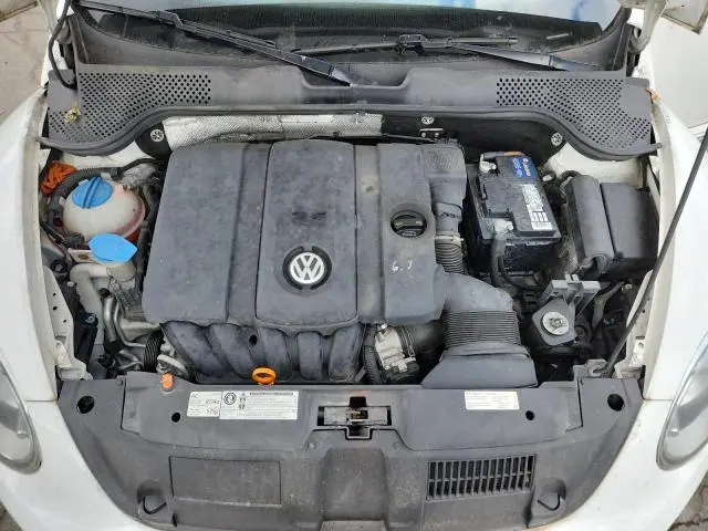 2013 VOLKSWAGEN BEETLE