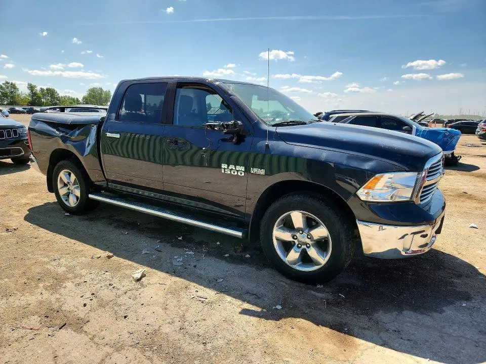 2015 RAM 1500 SLT  