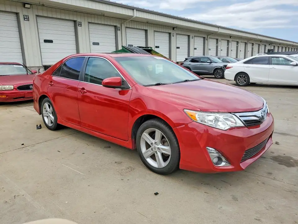 2013 TOYOTA CAMRY SE  