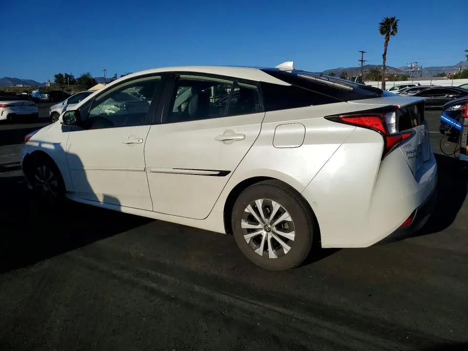 2019 TOYOTA PRIUS XLE AWD-E  