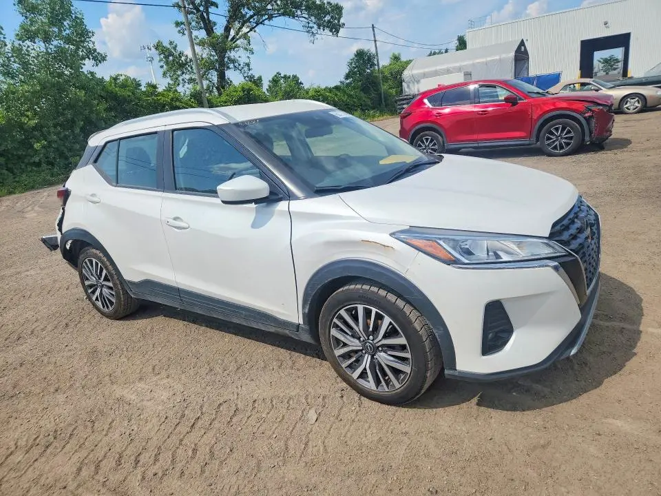 2024 NISSAN KICKS SV  